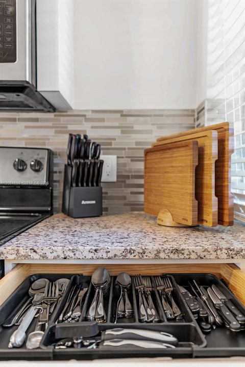For Rent: $4,150 (4 beds, 2 baths, 2150 Square Feet)