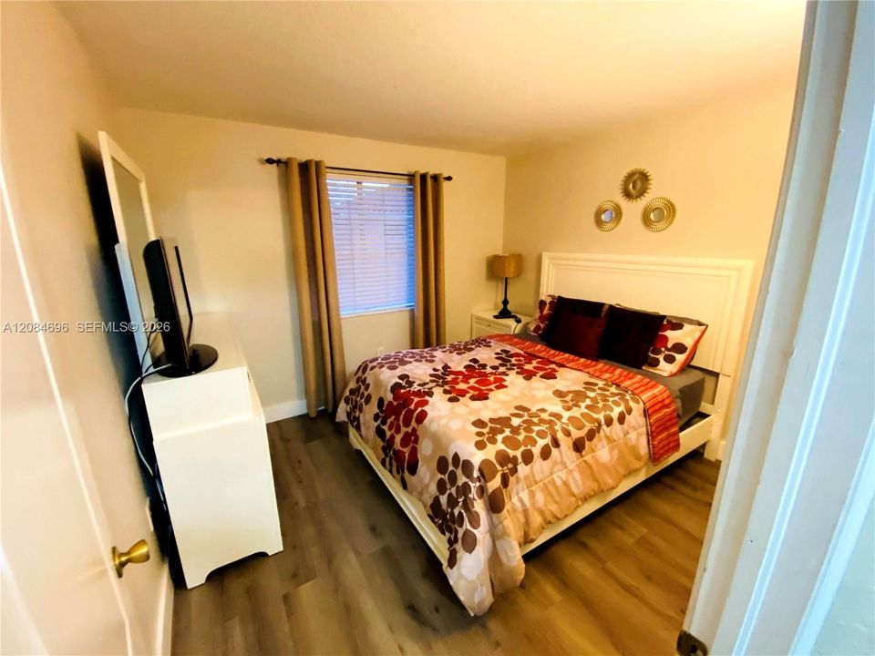 En Venta: $610,000 (4 camas, 2 baños, 2032 Pies cuadrados)