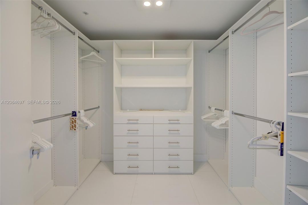 For Rent: $9,500 (3 beds, 3 baths, 2386 Square Feet)