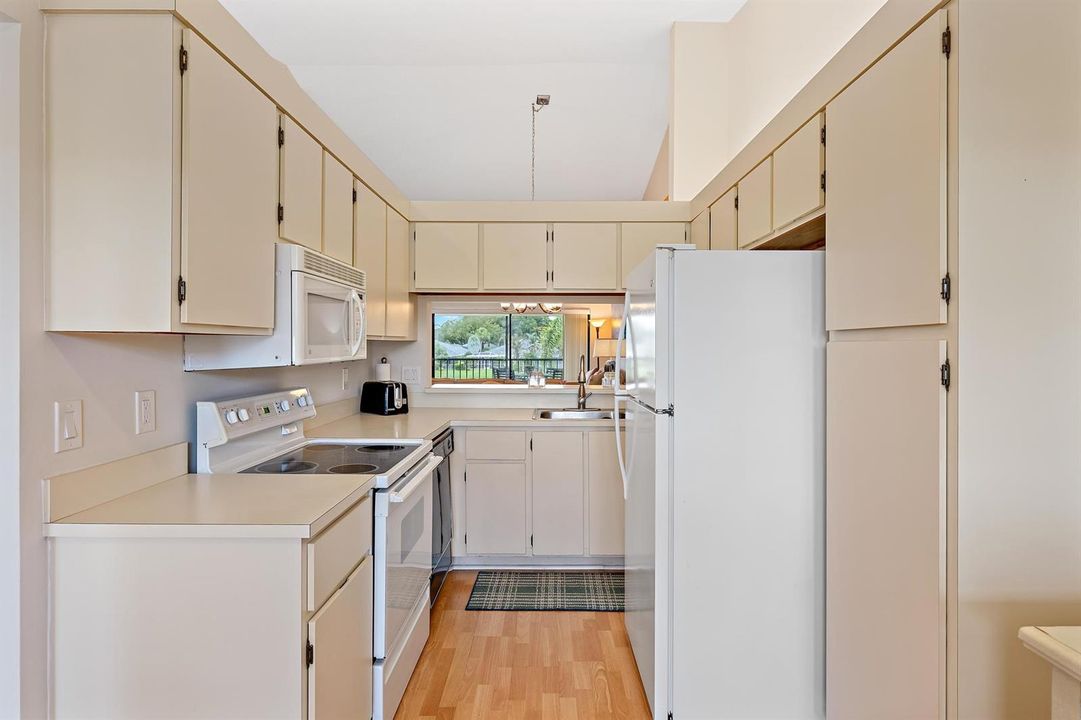 1302 Pinecrest Cir apt C-15