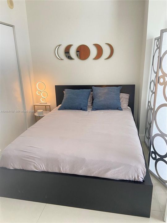 For Rent: $2,300 (0 beds, 1 baths, 451 Square Feet)