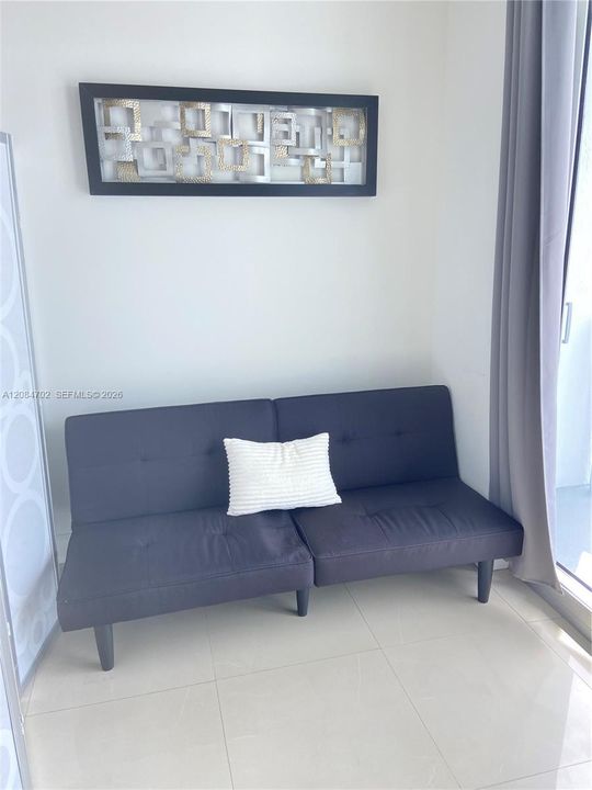 For Rent: $2,300 (0 beds, 1 baths, 451 Square Feet)