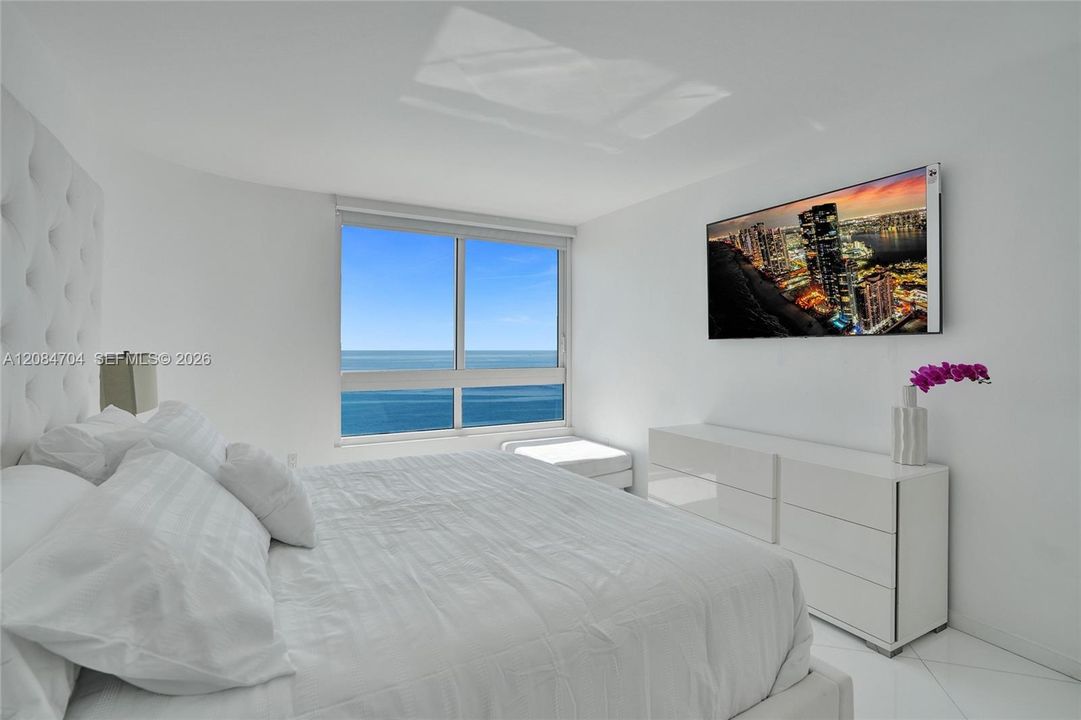 For Rent: $11,360 (3 beds, 2 baths, 1761 Square Feet)