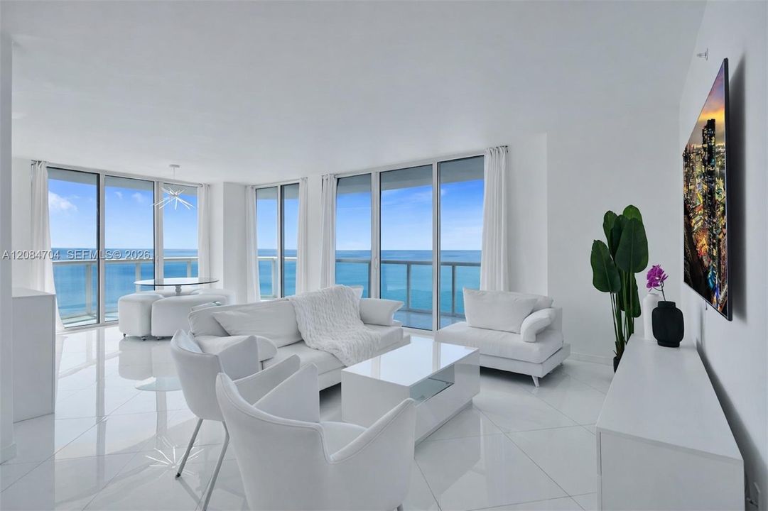 For Rent: $11,360 (3 beds, 2 baths, 1761 Square Feet)