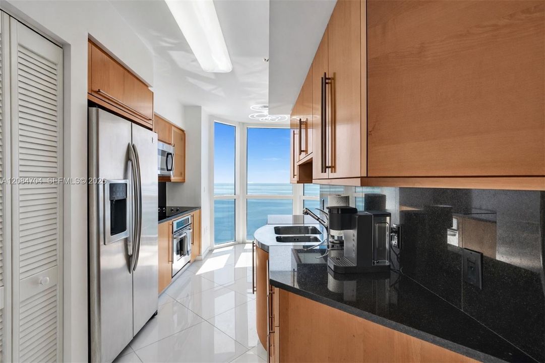 For Rent: $11,360 (3 beds, 2 baths, 1761 Square Feet)
