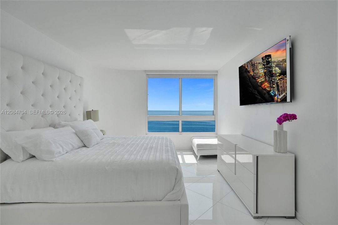 For Rent: $11,360 (3 beds, 2 baths, 1761 Square Feet)