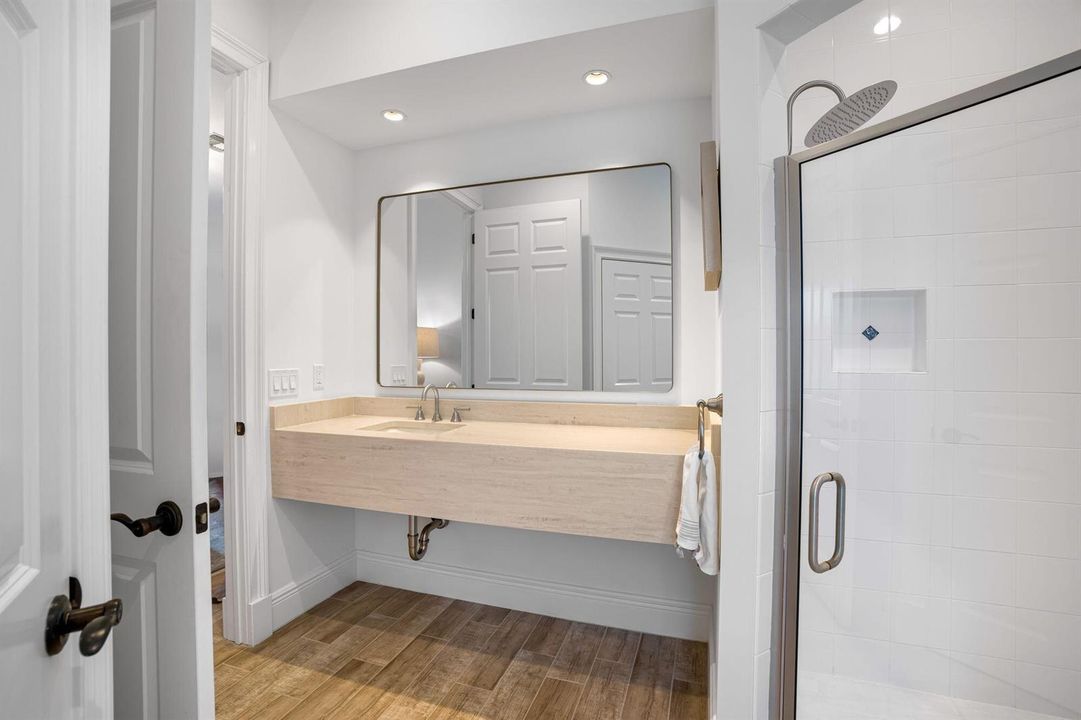1100-Carolina-Cir-SW-Interiors-HigMedia-