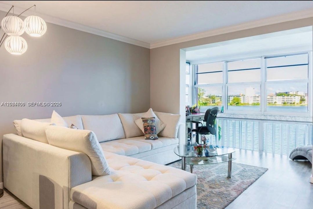 En Venta: $230,000 (2 camas, 1 baños, 987 Pies cuadrados)