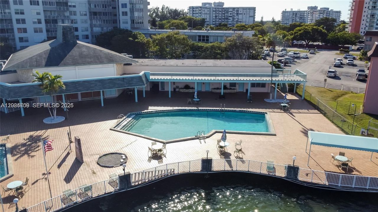 En Venta: $230,000 (2 camas, 1 baños, 987 Pies cuadrados)