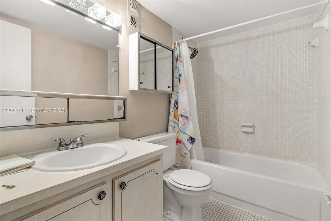 En Venta: $165,000 (2 camas, 1 baños, 1036 Pies cuadrados)