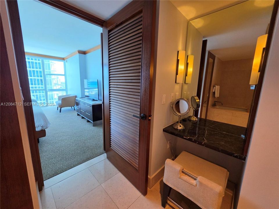 For Rent: $10,500 (2 beds, 2 baths, 1048 Square Feet)