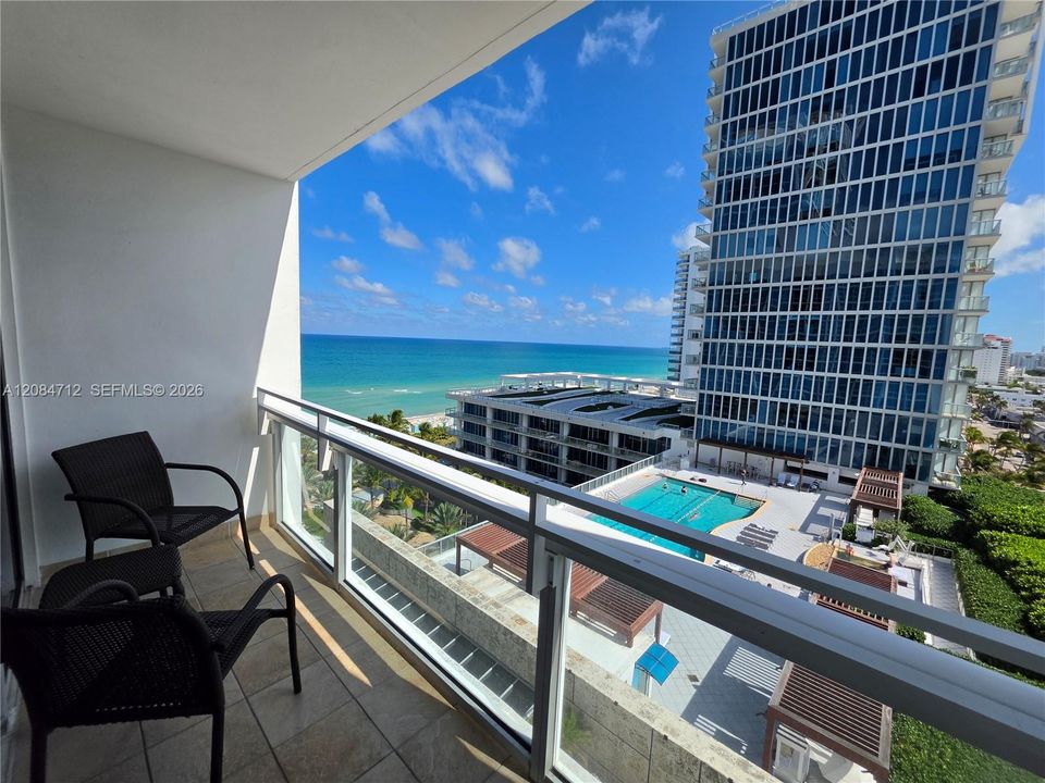 For Rent: $10,500 (2 beds, 2 baths, 1048 Square Feet)