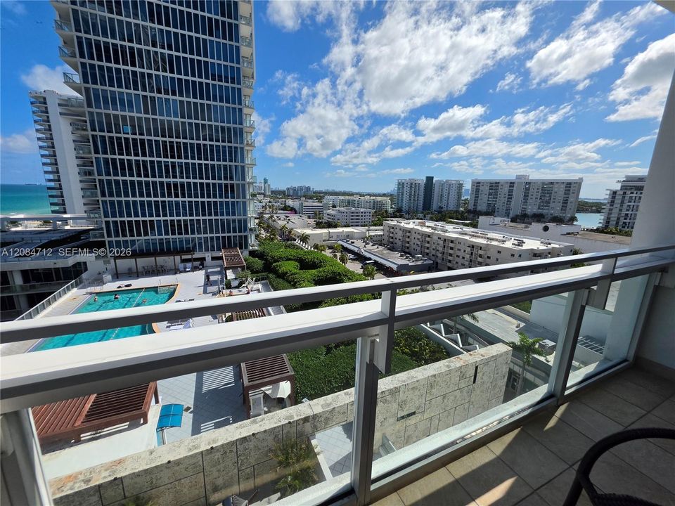 For Rent: $10,500 (2 beds, 2 baths, 1048 Square Feet)