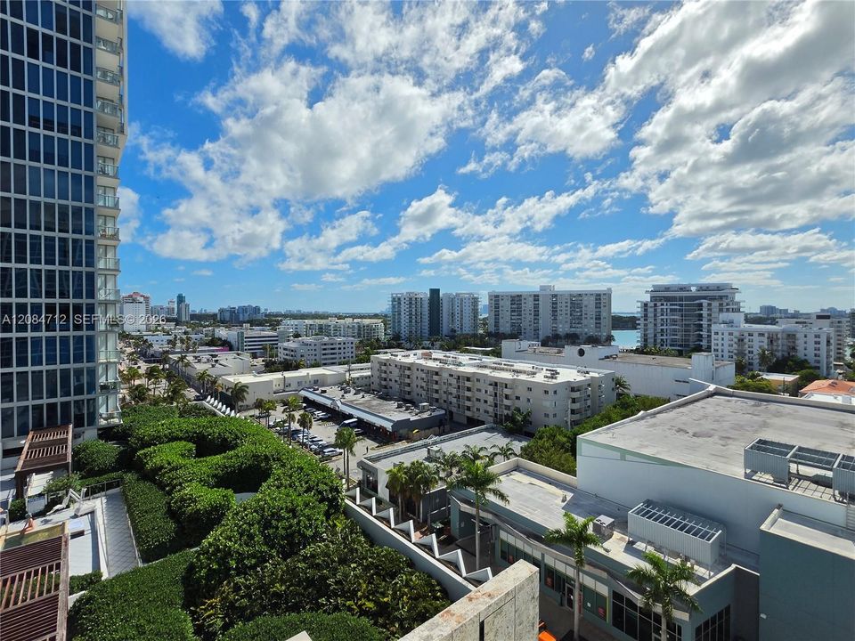 For Rent: $10,500 (2 beds, 2 baths, 1048 Square Feet)