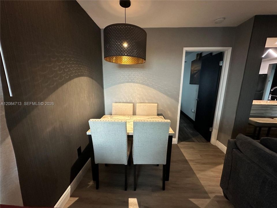 For Rent: $3,200 (2 beds, 2 baths, 914 Square Feet)