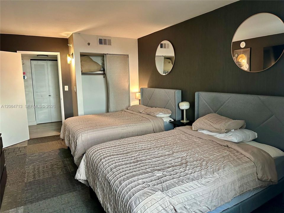 For Rent: $3,200 (2 beds, 2 baths, 914 Square Feet)