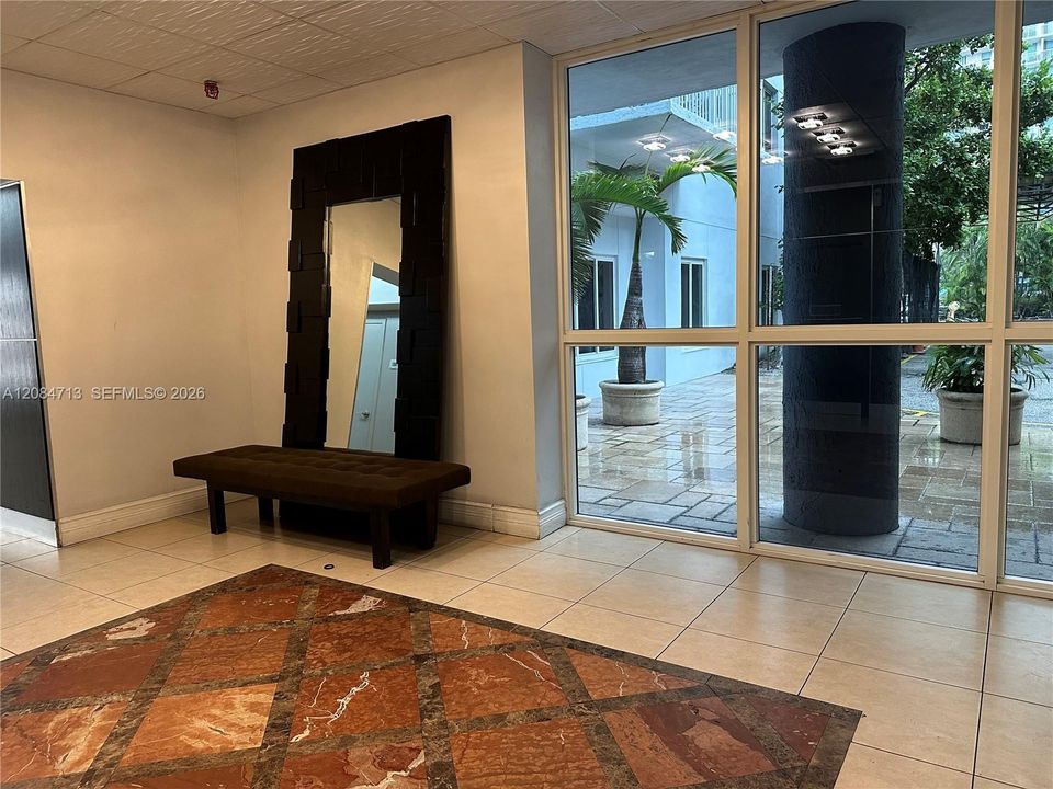 For Rent: $3,200 (2 beds, 2 baths, 914 Square Feet)