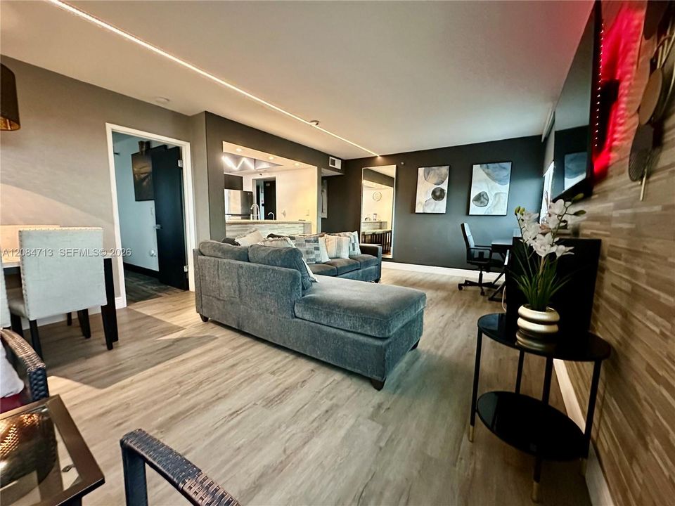 For Rent: $3,200 (2 beds, 2 baths, 914 Square Feet)