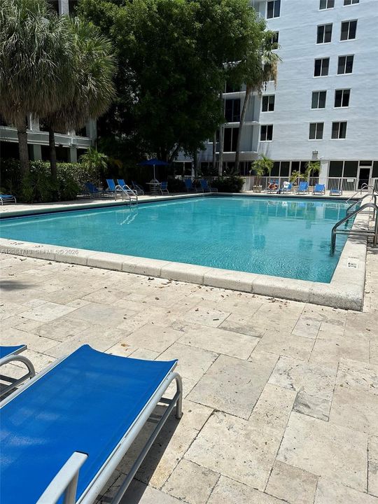 For Rent: $3,200 (2 beds, 2 baths, 914 Square Feet)