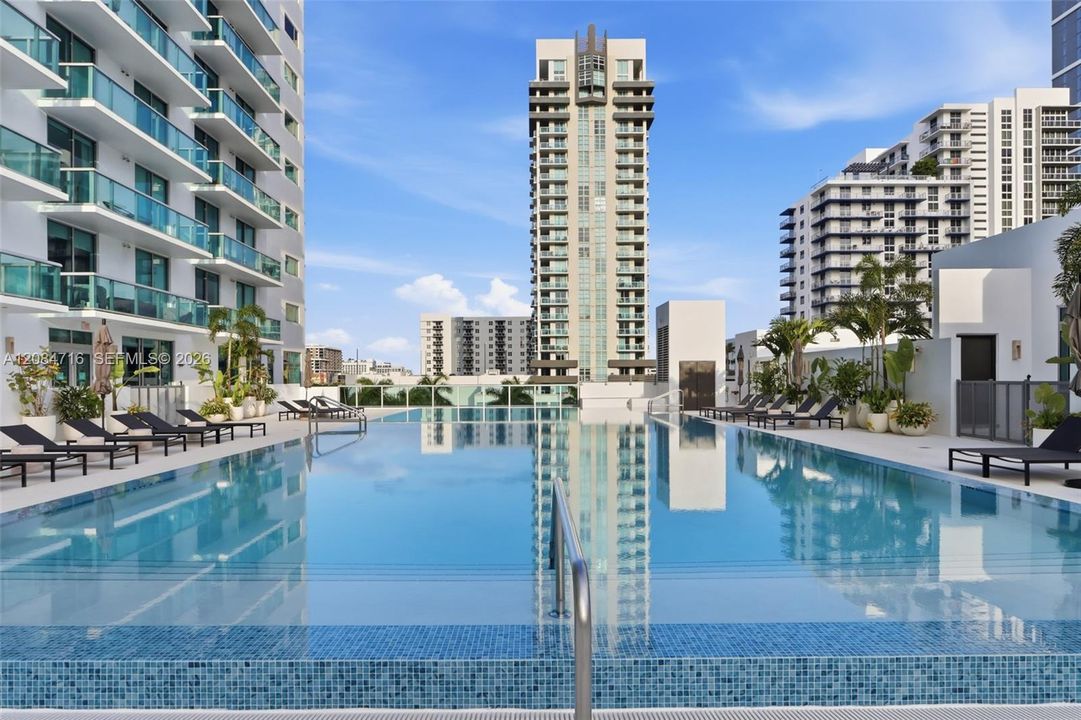 For Rent: $2,700 (1 beds, 1 baths, 693 Square Feet)