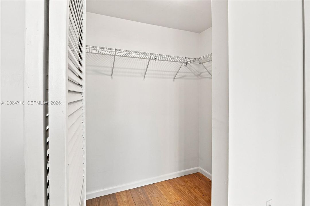 For Rent: $2,700 (1 beds, 1 baths, 693 Square Feet)