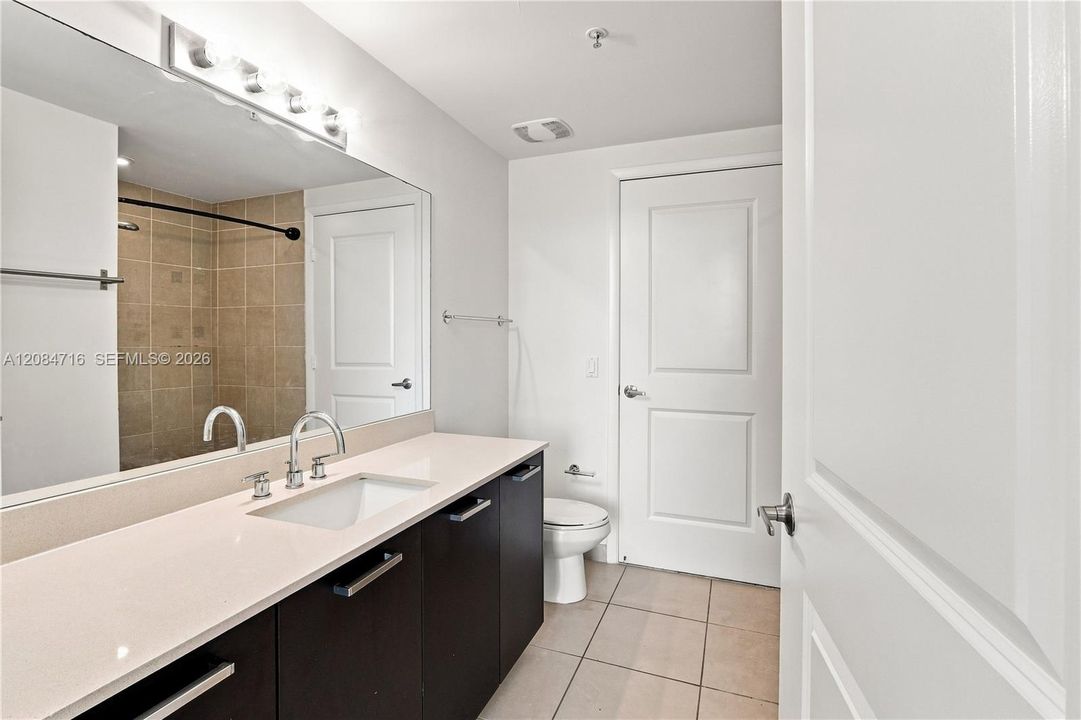 For Rent: $2,700 (1 beds, 1 baths, 693 Square Feet)