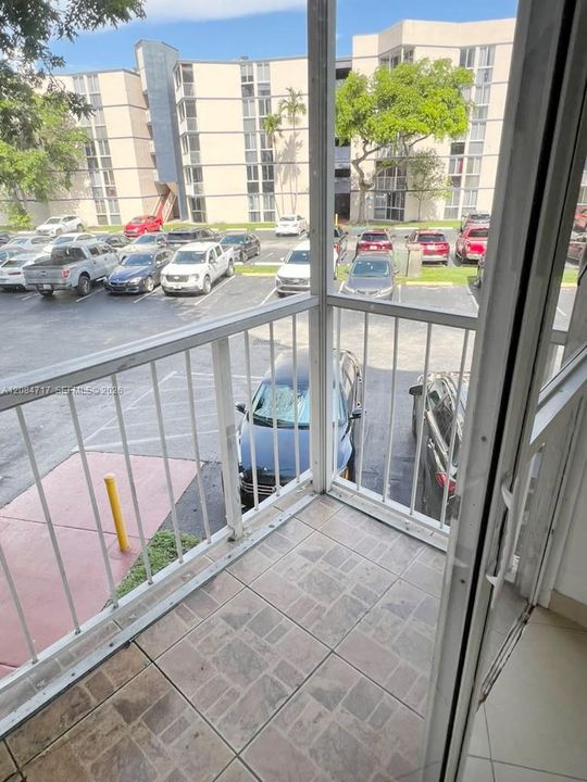 For Rent: $1,700 (2 beds, 2 baths, 908 Square Feet)