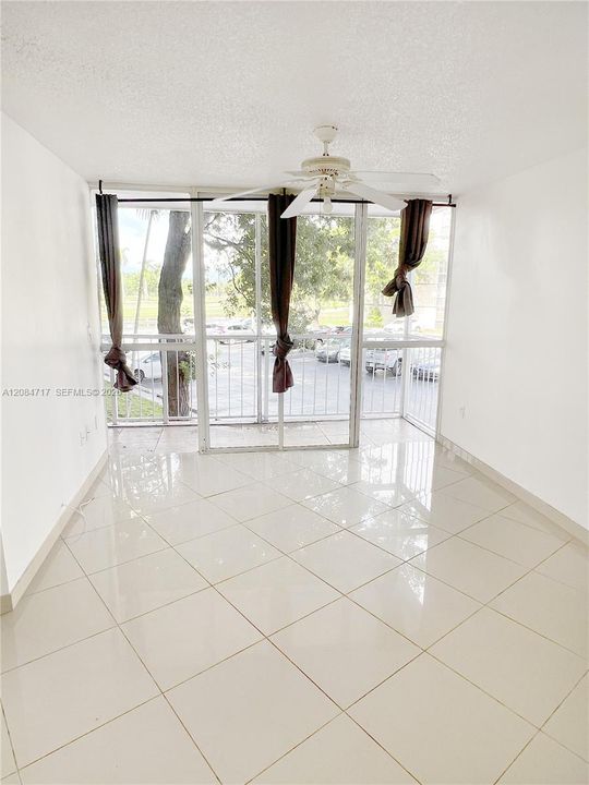 For Rent: $1,700 (2 beds, 2 baths, 908 Square Feet)