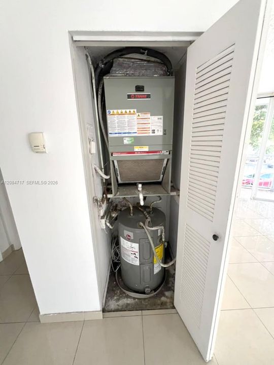 For Rent: $1,700 (2 beds, 2 baths, 908 Square Feet)