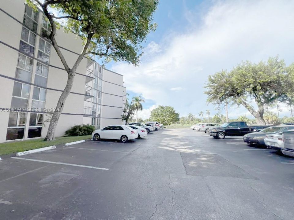 For Rent: $1,700 (2 beds, 2 baths, 908 Square Feet)