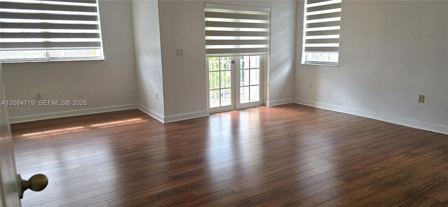 В аренду: $4,600 (4 спален, 3 ванн, 3056 Квадратных фут)
