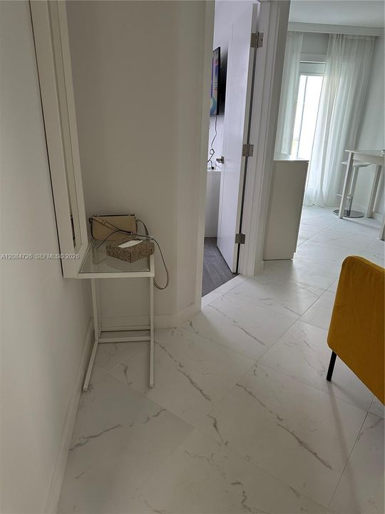 For Rent: $1,750 (1 beds, 1 baths, 416 Square Feet)