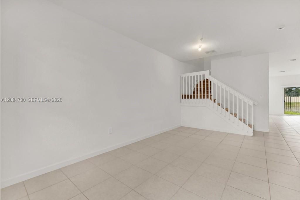 En Renta: $4,200 (3 camas, 2 baños, 1668 Pies cuadrados)