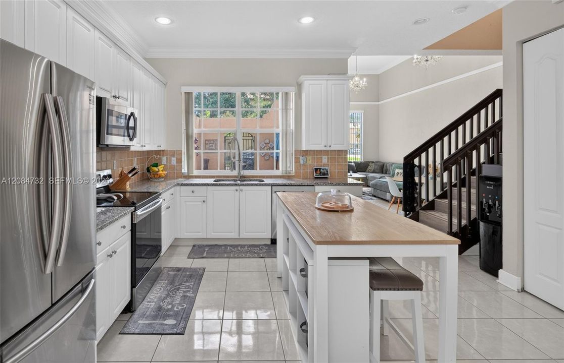 For Sale: $510,000 (3 beds, 3 baths, 1772 Square Feet)