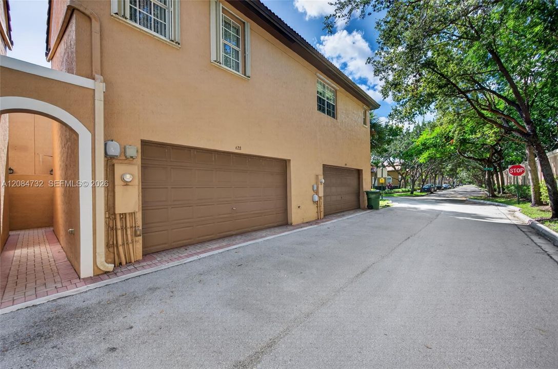 For Sale: $510,000 (3 beds, 3 baths, 1772 Square Feet)