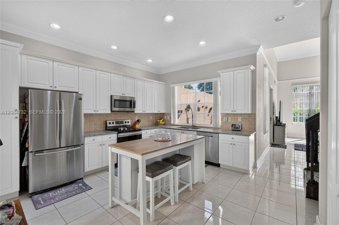 For Sale: $510,000 (3 beds, 3 baths, 1772 Square Feet)