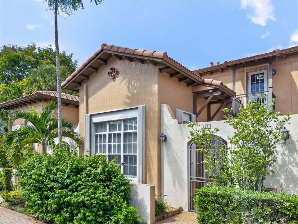 For Sale: $510,000 (3 beds, 3 baths, 1772 Square Feet)