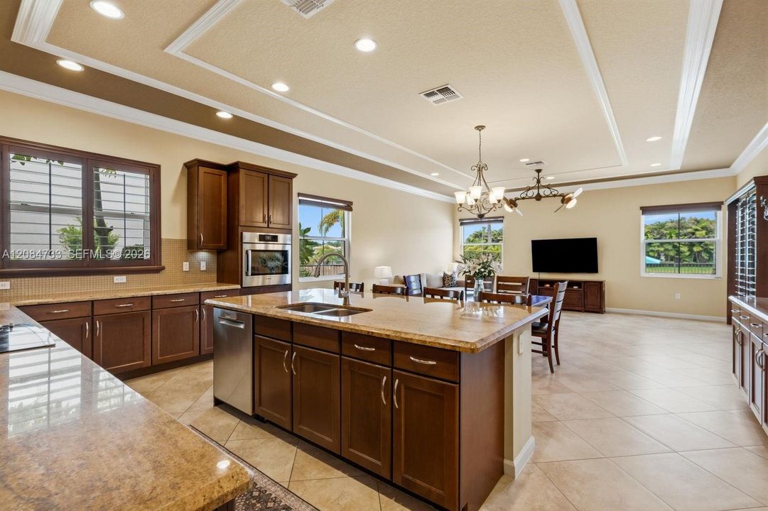 For Sale: $1,275,000 (5 beds, 4 baths, 4039 Square Feet)