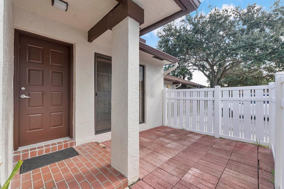 3356 Carambola Cir S_005