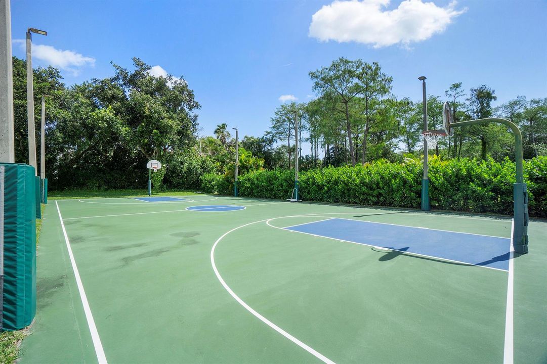 3565 Cocoplum Cir_35