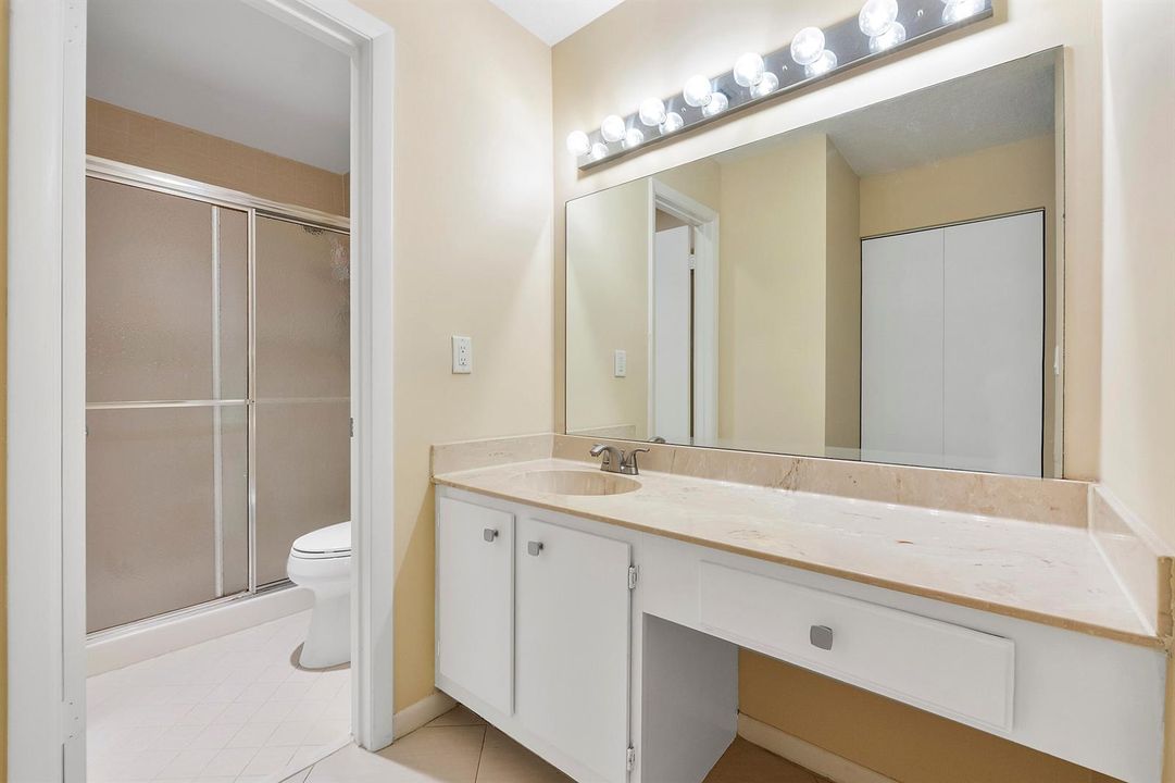 3356 Carambola Cir S_026