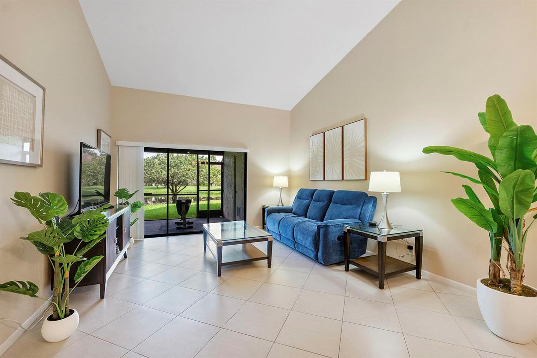 3356 Carambola Cir S_014