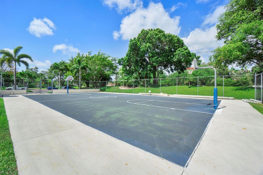 3565 Cocoplum Cir_31