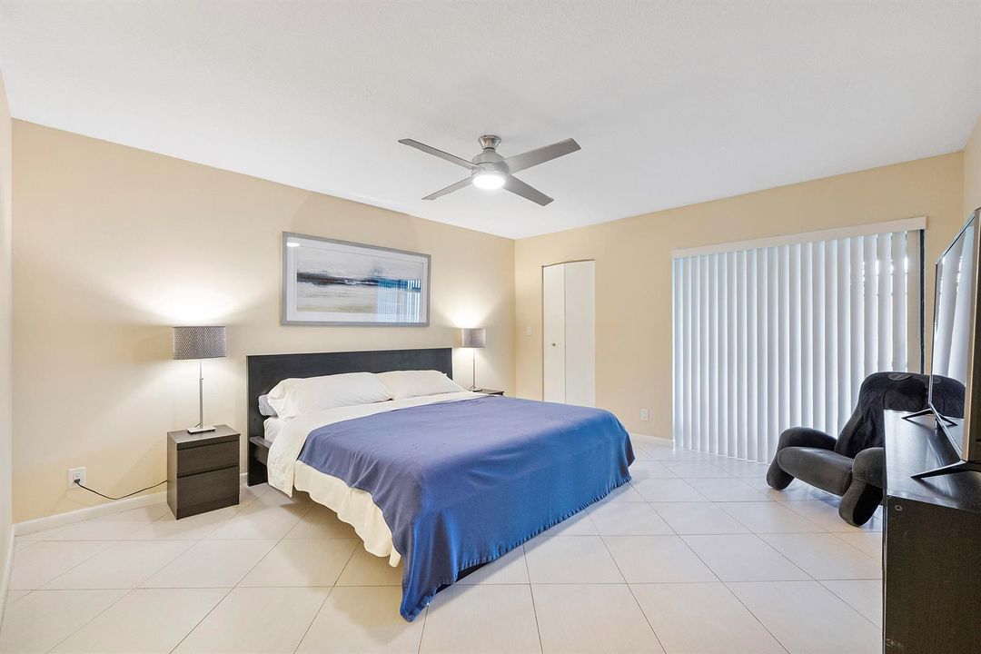 3356 Carambola Cir S_021