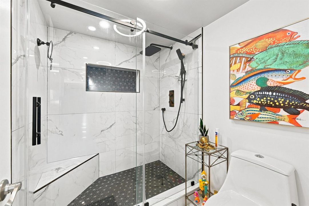 21_primary bathroom