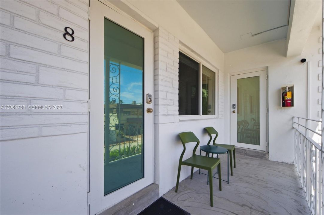 For Rent: $2,450 (2 beds, 2 baths, 11400 Square Feet)