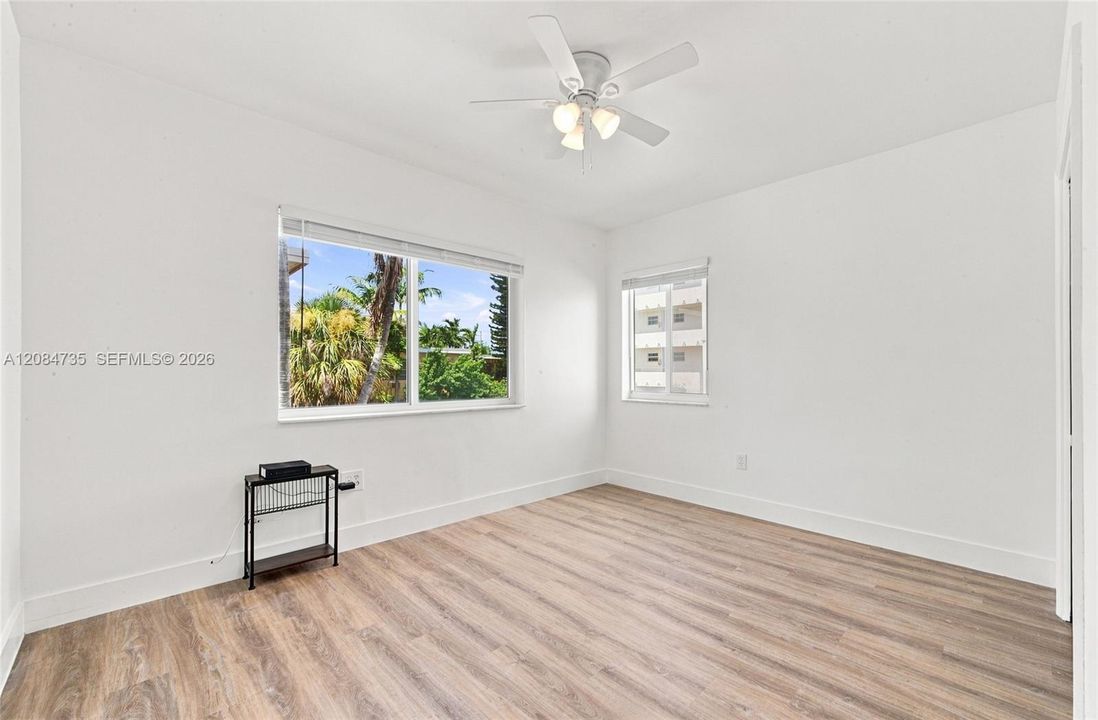 For Rent: $2,450 (2 beds, 2 baths, 11400 Square Feet)