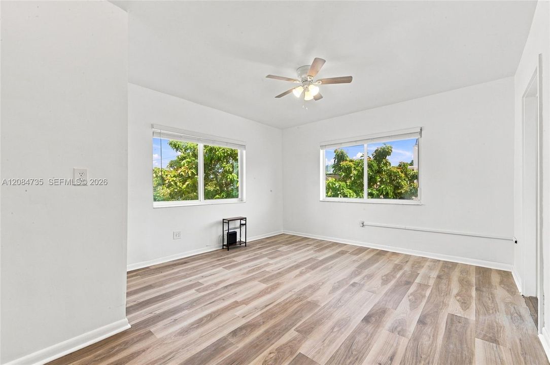 For Rent: $2,450 (2 beds, 2 baths, 11400 Square Feet)