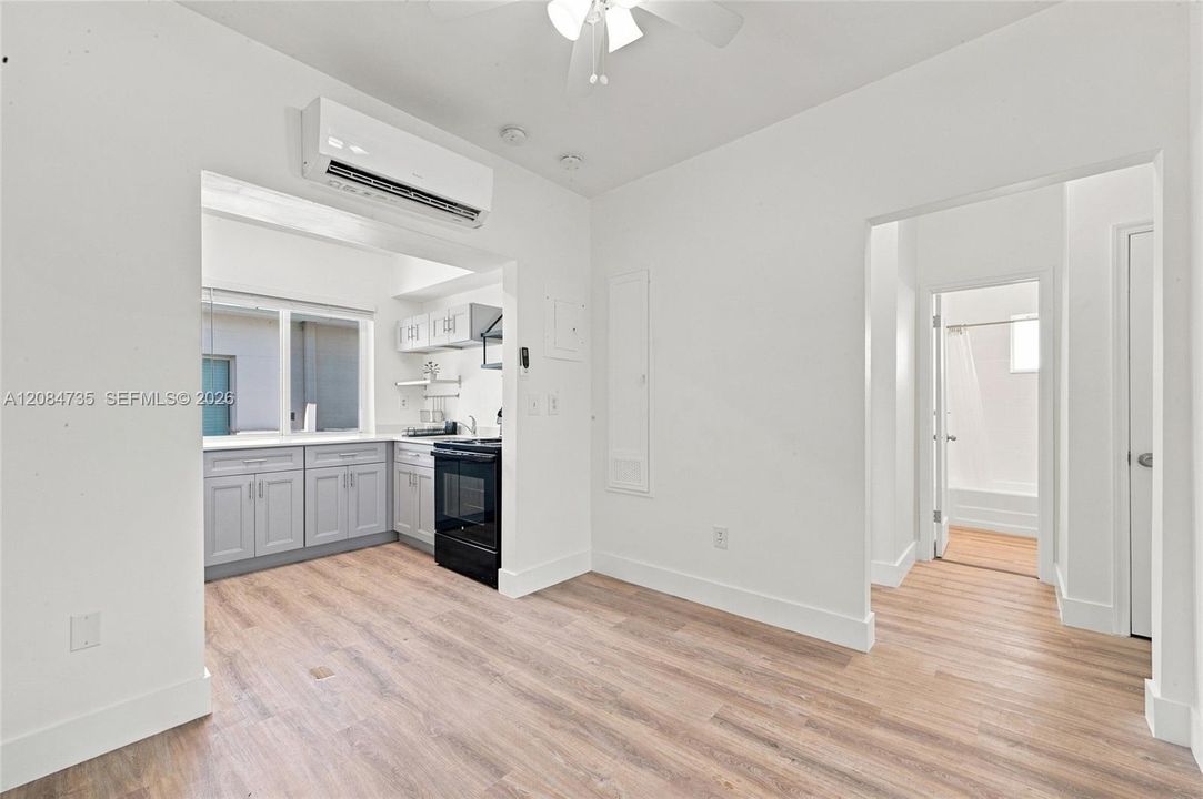 For Rent: $2,450 (2 beds, 2 baths, 11400 Square Feet)