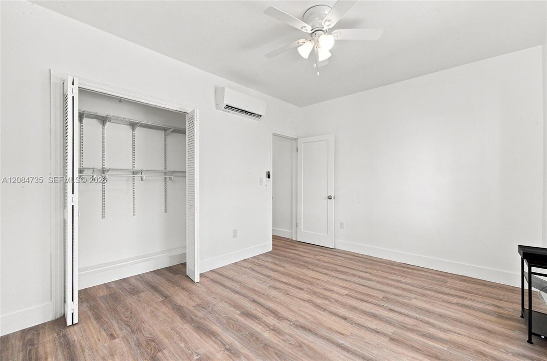 For Rent: $2,450 (2 beds, 2 baths, 11400 Square Feet)